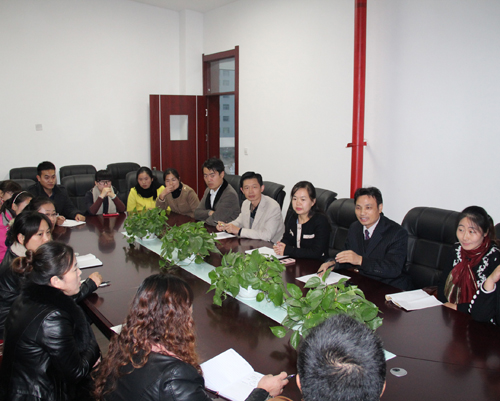 我校召开市个人课题读书展示系列活动六筹备会