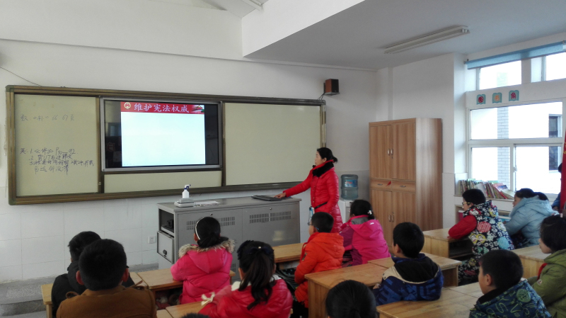法润校园 让宪法成为全校师生共同信仰