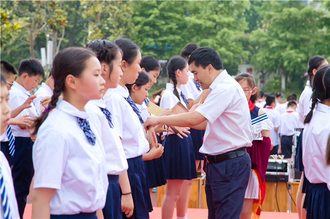 童言谢师恩   童心再启航