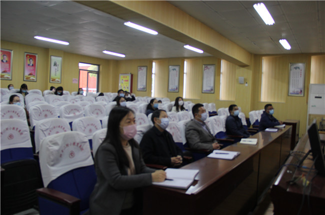 学校党支部开展党员固定学习日活动观看电影《决胜时刻》