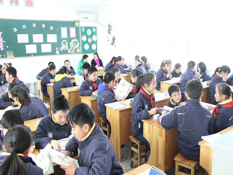 连云港市直属小学教学视导走进师专二附小