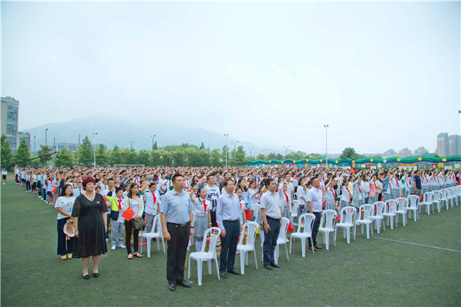 童言谢师恩   童心再启航