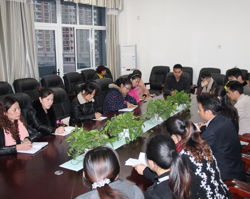 我校召开市个人课题读书展示系列活动六筹备会
