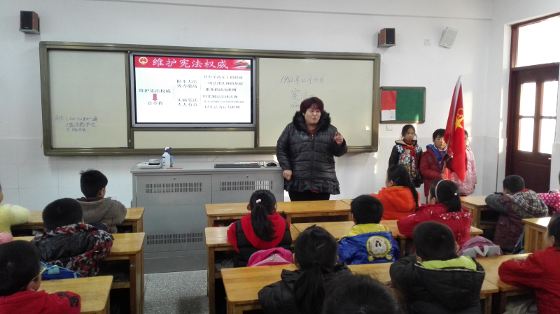 法润校园 让宪法成为全校师生共同信仰