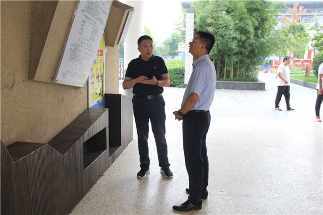 市教育工委副书记林田海到我校检查文明城市创建工作