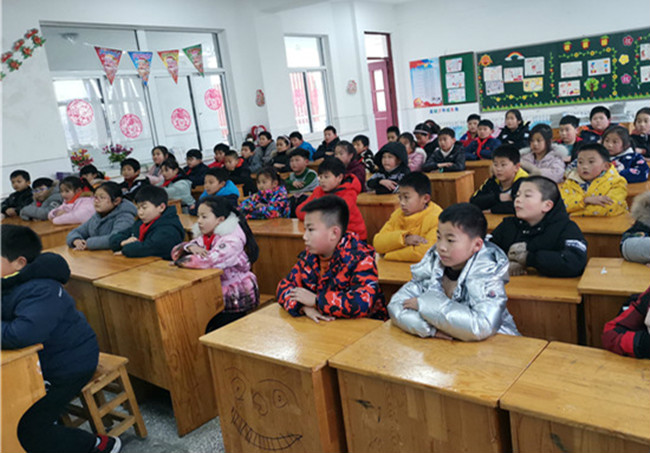 为缤纷假日撑起安全伞