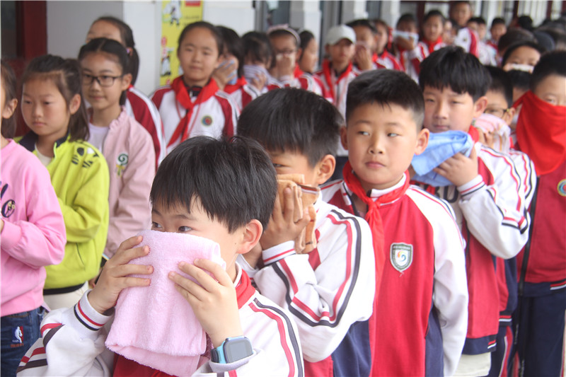 学习自救自护，搭建生命绿洲