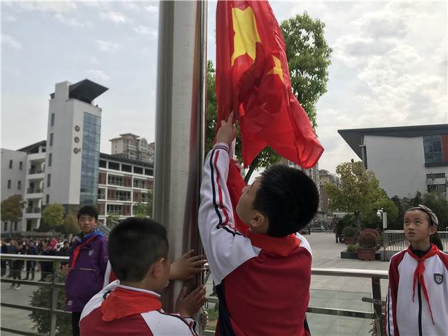 尊法学法守法用法 法律伴我健康成长