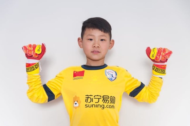 我校足球小将代表中国出征俄罗斯世界杯