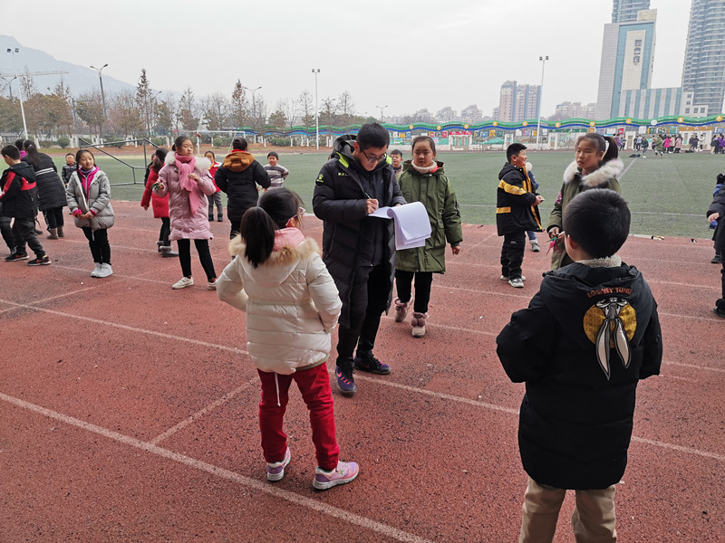 我校举行2019年“庆元旦、迎新年”跳绳、踢毽比赛